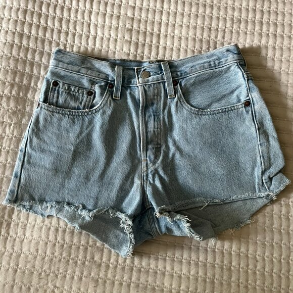 Levi's 501 Shorts - Picture 1 of 4